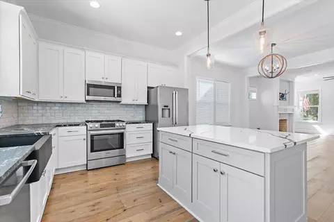 Kitchen - 1954 N Loop Pkwy, Saint Augustine, FL 32095 photo 2 of 4