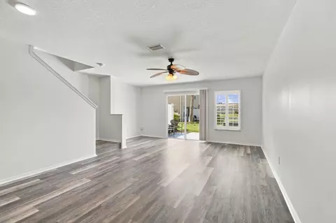 Living - 724 Cabernet Pl, Saint Augustine, FL 32084 photo 3 of 4