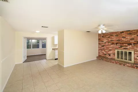 Living - 260 Trillo St, Saint Augustine, FL 32086 photo 1 of 5