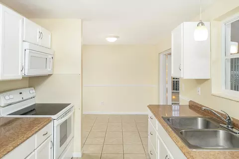 Kitchen - 260 Trillo St, Saint Augustine, FL 32086 photo 2 of 2