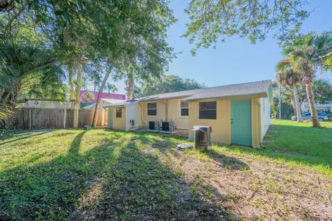 Exterior - 112 B St, Saint Augustine, FL 32080 photo 3 of 5