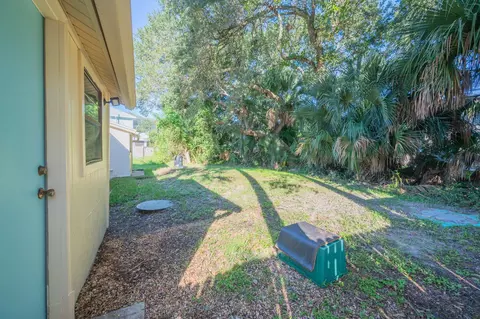 Exterior - 112 B St, Saint Augustine, FL 32080 photo 4 of 5