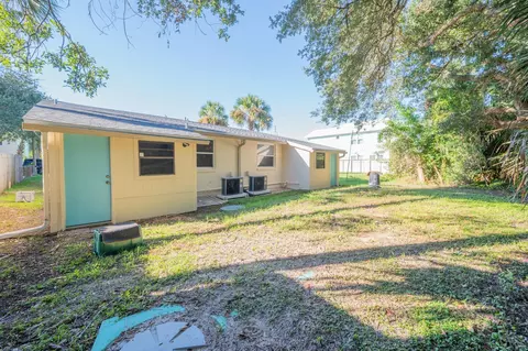 Exterior - 112 B St, Saint Augustine, FL 32080 photo 2 of 5