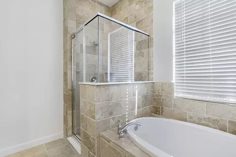 Bath - 654 Market St, Saint Augustine, FL 32095 photo 5 of 11