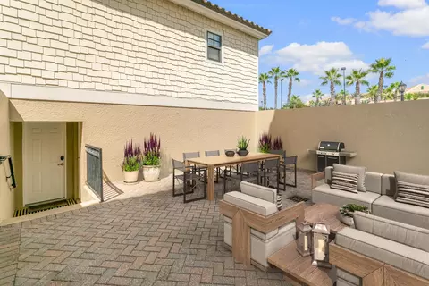 Exterior - 654 Market St, Saint Augustine, FL 32095 photo 10 of 15