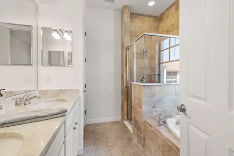 Bath - 654 Market St, Saint Augustine, FL 32095 photo 4 of 11