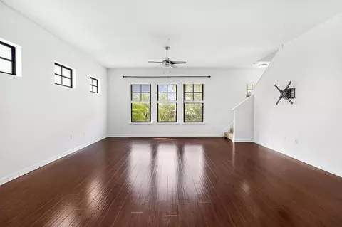 Living - 654 Market St, Saint Augustine, FL 32095 photo 2 of 4