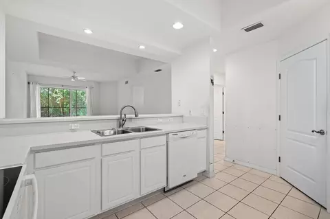 Kitchen - 1154 Makarios Dr, Saint Augustine Beach, FL 32080 photo 3 of 3