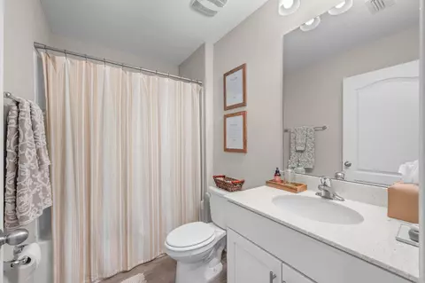 Bath - 647 Narvarez Ave, Saint Augustine, FL 32084 photo 3 of 4