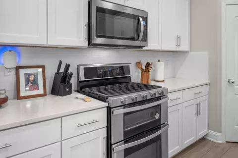 Kitchen - 647 Narvarez Ave, Saint Augustine, FL 32084 photo 4 of 11