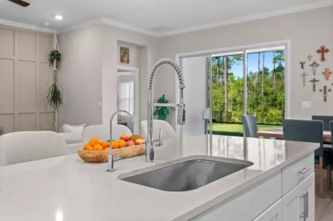 Kitchen - 647 Narvarez Ave, Saint Augustine, FL 32084 photo 5 of 11