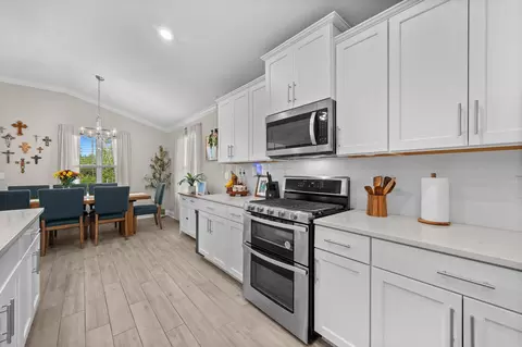 Kitchen - 647 Narvarez Ave, Saint Augustine, FL 32084 photo 9 of 11