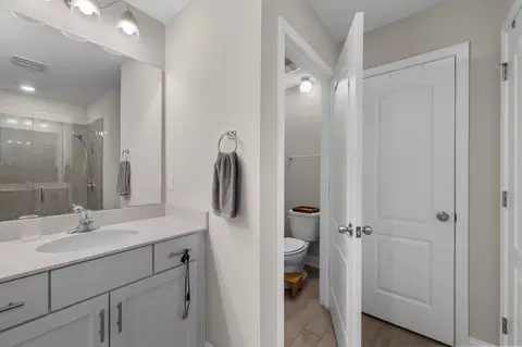 Bath - 647 Narvarez Ave, Saint Augustine, FL 32084 photo 2 of 4