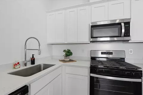 Kitchen - 80 Bogey Pl, Bunnell, FL 32110 photo 2 of 5