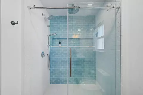 Bath - 242 Shamrock Rd, Saint Augustine, FL 32086 photo 2 of 3