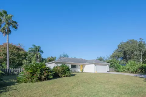 Exterior - 242 Shamrock Rd, Saint Augustine, FL 32086 photo 2 of 11