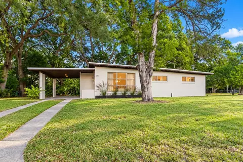 Exterior - 231 N Whitney St, Saint Augustine, FL 32084 photo 9 of 12