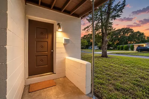 Exterior - 231 N Whitney St, Saint Augustine, FL 32084 photo 2 of 12