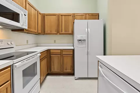 Kitchen - 4 Navarra Ct, Saint Augustine, FL 32086 photo 2 of 3