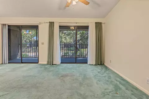 Living - 4 Navarra Ct, Saint Augustine, FL 32086 photo 3 of 3