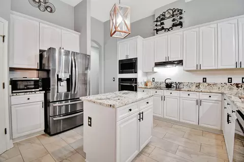 Kitchen - 2017 Rivers Own Rd, Saint Augustine, FL 32092 photo 3 of 4