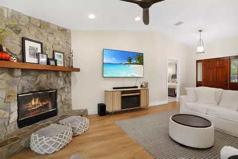 Living - 113 Jasmine Rd, Saint Augustine, FL 32086 photo 3 of 3