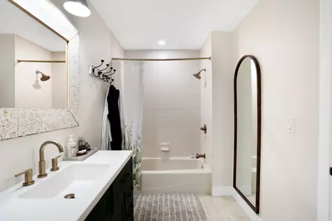 Bath - 113 Jasmine Rd, Saint Augustine, FL 32086 photo 1 of 3