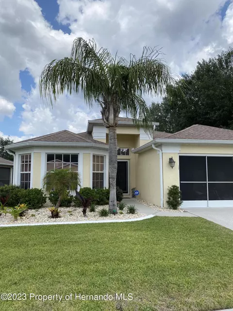 367 Barrington Ct, Spring Hill, FL 34609 photo 3