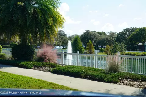 367 Barrington Ct, Spring Hill, FL 34609 photo 6