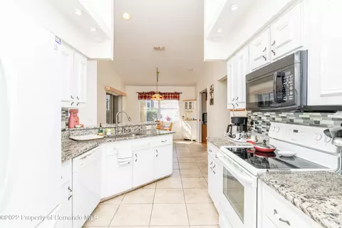 5059 Breakwater, Spring Hill, FL 34607 photo 12