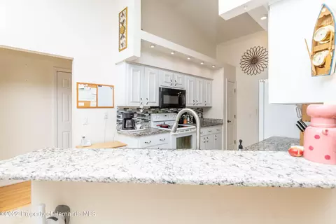 5059 Breakwater, Spring Hill, FL 34607 photo 10
