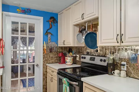 6421 Theresa, Weeki Wachee, FL 34607 photo 13