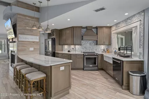 8191 Floral, Weeki Wachee, FL 34607 photo 12