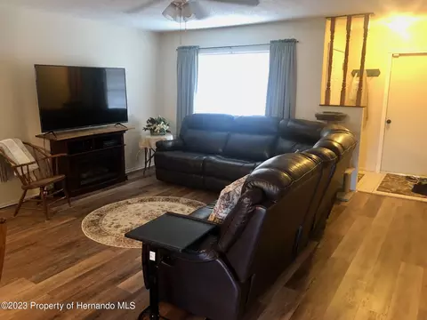 9767 Horizon, Spring Hill, FL 34608 photo 4