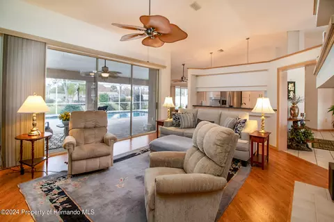 11232 Rainbow Woods, Spring Hill, FL 34609 photo 8