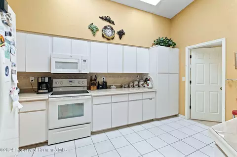10368 Carrin, Spring Hill, FL 34608 photo 8