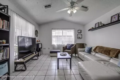 4369 Azora Rd, Spring Hill, FL 34608 photo 2