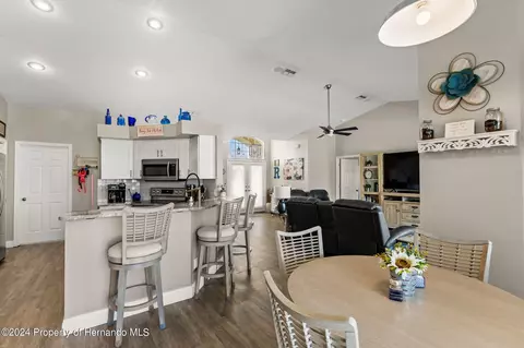 10341 Flag Rd, Spring Hill, FL 34608 photo 12