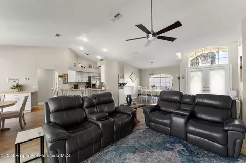 10341 Flag Rd, Spring Hill, FL 34608 photo 9