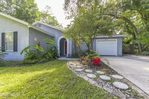 1319 Eisenhower Dr, Saint Augustine, FL 32084 photo 3