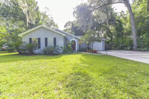 1319 Eisenhower Dr, Saint Augustine, FL 32084 photo 2