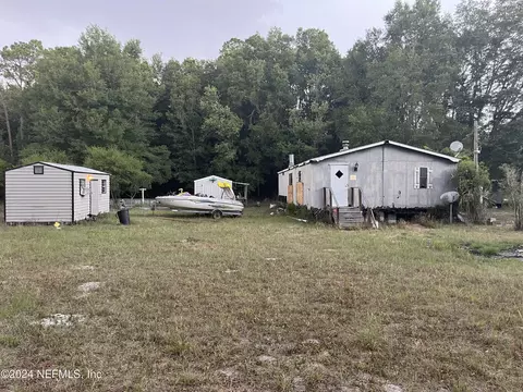607 Evans Ave, Interlachen, FL 32148 photo 1