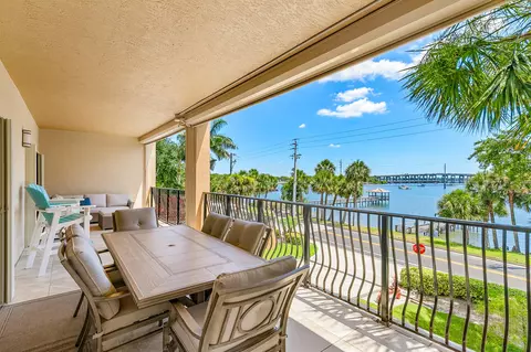 29 Riverside Dr, Cocoa, FL 32922 photo 1