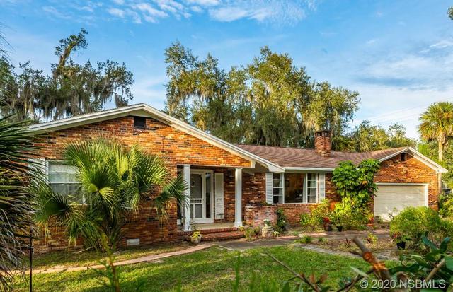 2 6th St New Smyrna Beach Fl 25 Photos Mls Movoto