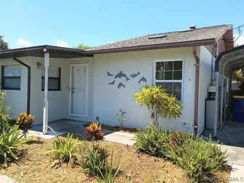 28 Kingfisher Ln, Edgewater, FL 32141