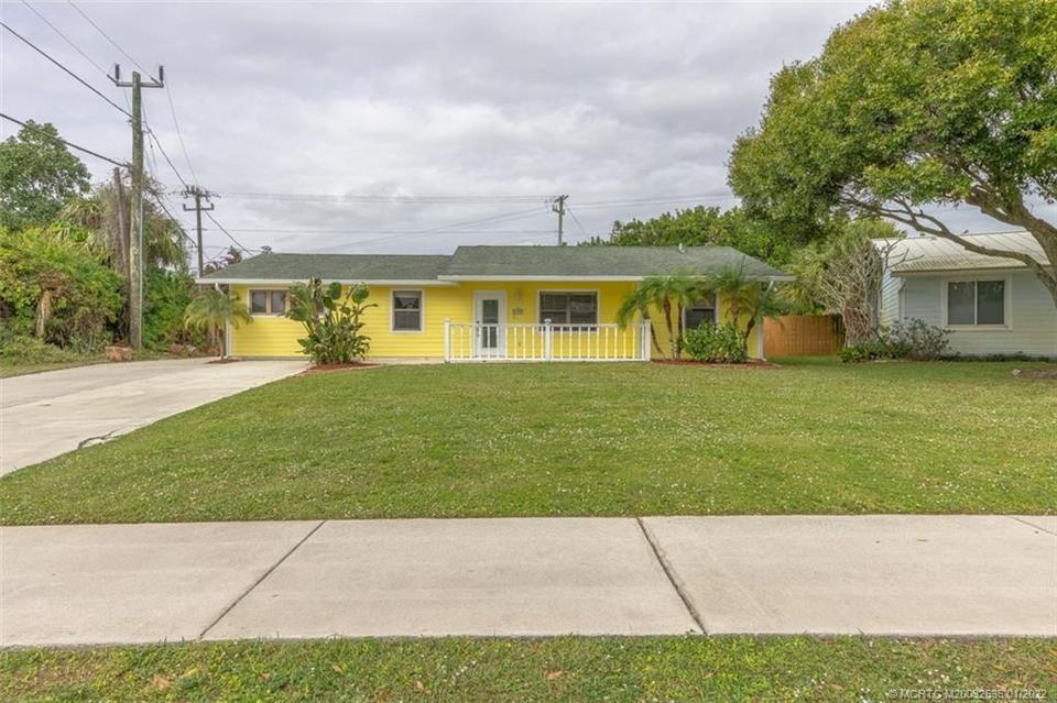 1489 NE 23rd Ter, Jensen Beach, FL 34957 33 Photos MLS