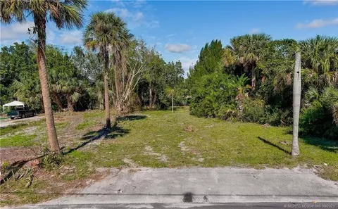 415 SE Church St, Stuart, FL 34994 photo 1