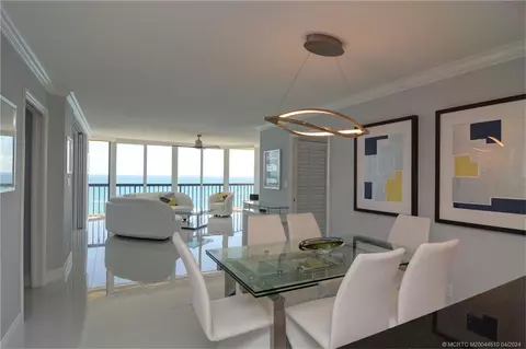 Dining - 9500 S Ocean Dr #1805, Jensen Beach, FL 34957 photo 2 of 3