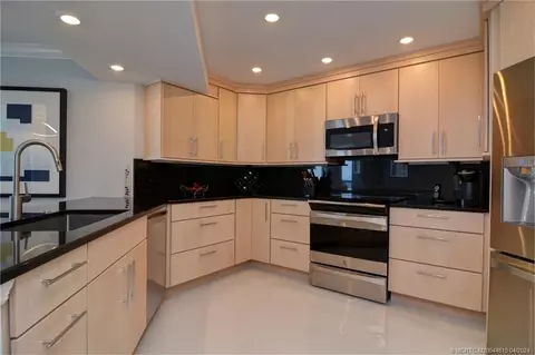 Kitchen - 9500 S Ocean Dr #1805, Jensen Beach, FL 34957 photo 3 of 5