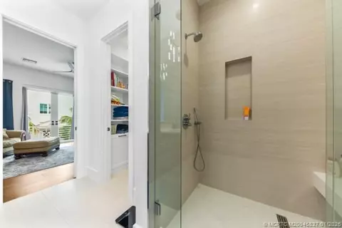 Entry Way - 53 SE Seminole St #2B, Stuart, FL 34994 photo 2 of 2